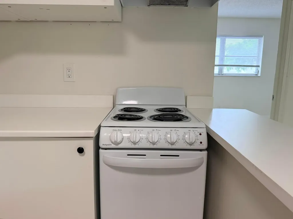 5174 NE 6th Avenue Oakland Park FL 33334
