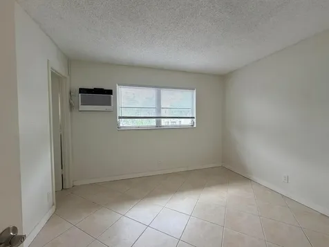 5174 NE 6th Avenue Oakland Park FL 33334