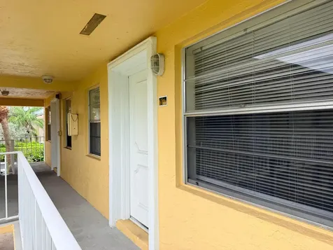 5174 NE 6th Avenue Oakland Park FL 33334