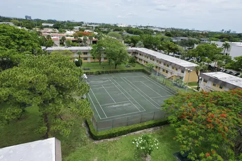 5174 NE 6th Avenue Oakland Park FL 33334