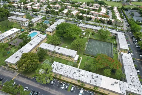 5174 NE 6th Avenue Oakland Park FL 33334