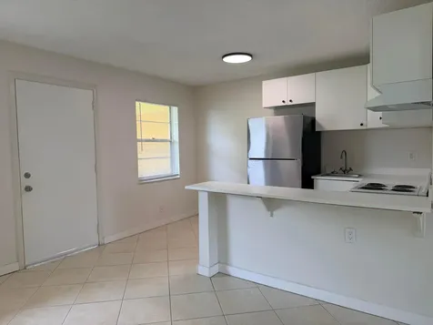 5174 NE 6th Avenue Oakland Park FL 33334
