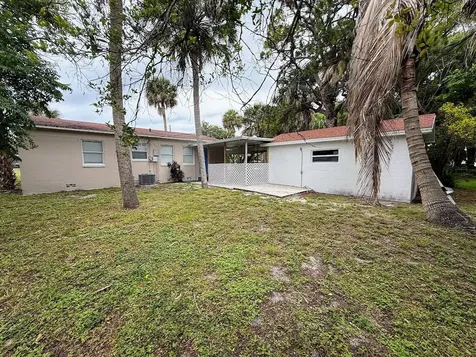 1010 Mayflower Road Fort Pierce FL 34950