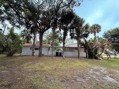 1010 Mayflower Road Fort Pierce FL 34950