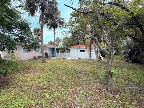 1010 Mayflower Road Fort Pierce FL 34950