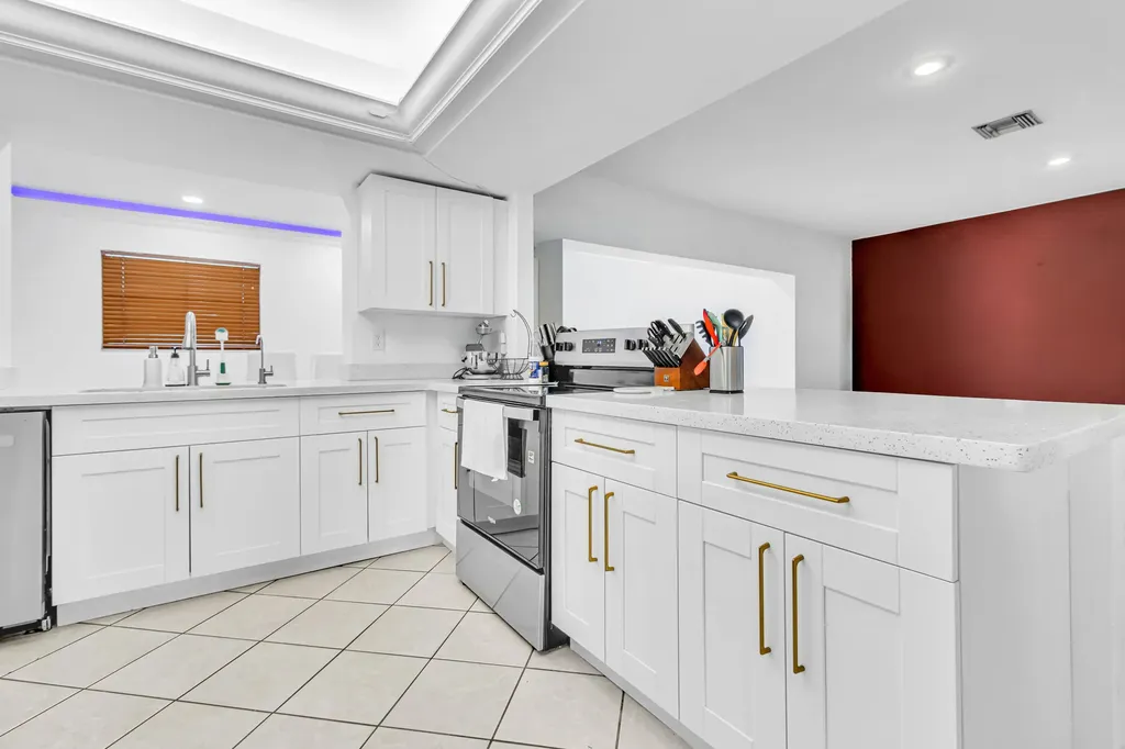 2200 N 47th Avenue Hollywood FL 33021
