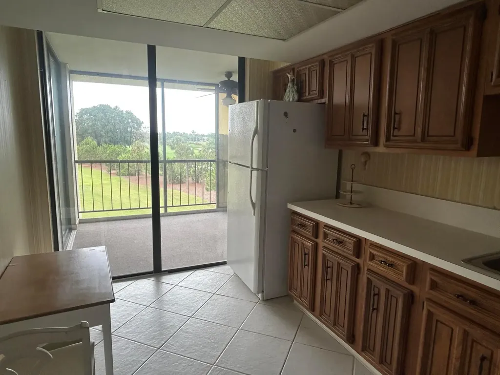 5390 NW Woodland Lakes Drive Palm Beach Gardens FL 33418
