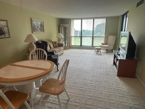 5390 NW Woodland Lakes Drive Palm Beach Gardens FL 33418