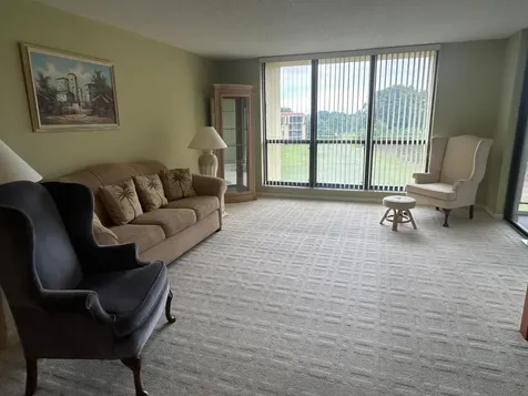 5390 NW Woodland Lakes Drive Palm Beach Gardens FL 33418