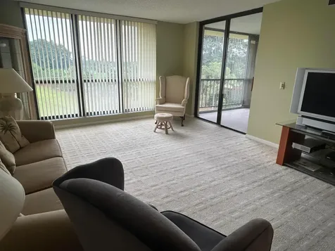 5390 NW Woodland Lakes Drive Palm Beach Gardens FL 33418