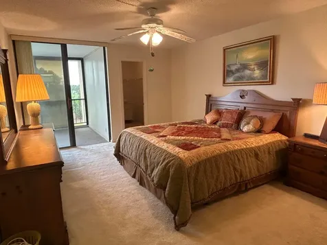 5390 NW Woodland Lakes Drive Palm Beach Gardens FL 33418