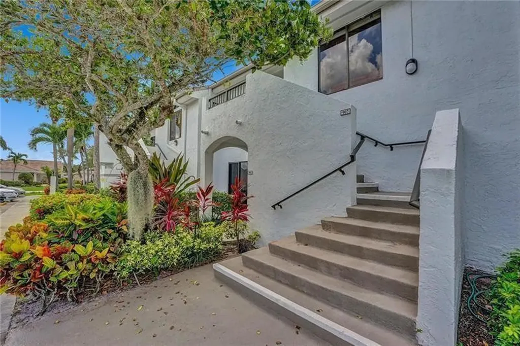 7533 Glendevon Lane Delray Beach FL 33446