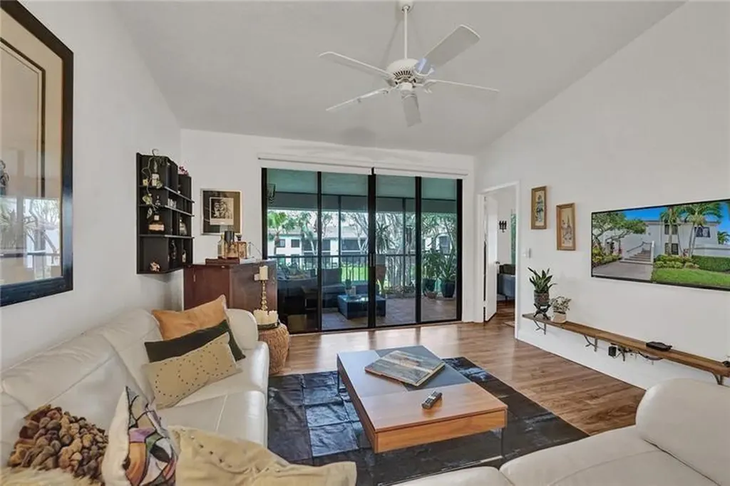 7533 Glendevon Lane Delray Beach FL 33446