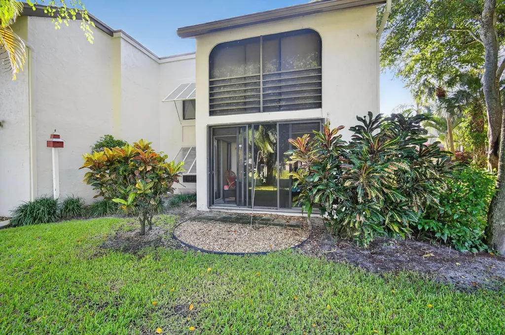 10155 Mangrove Drive Boynton Beach FL 33437
