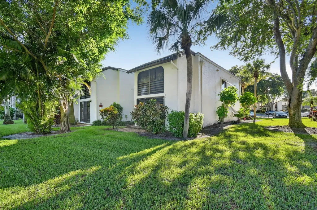 10155 Mangrove Drive Boynton Beach FL 33437