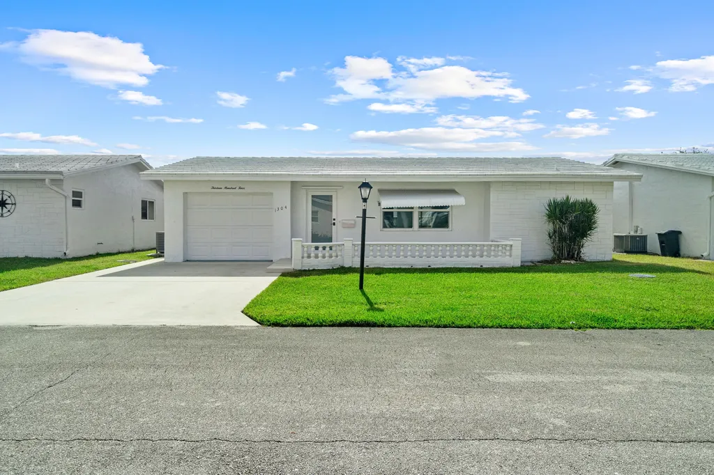 1304 SW 23rd Street Boynton Beach FL 33426