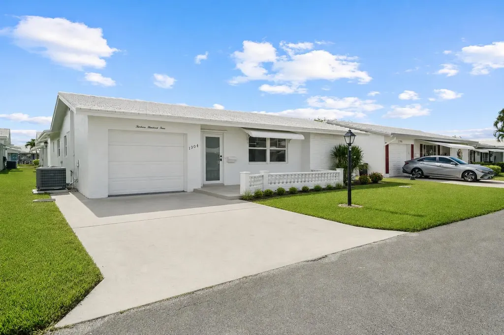1304 SW 23rd Street Boynton Beach FL 33426