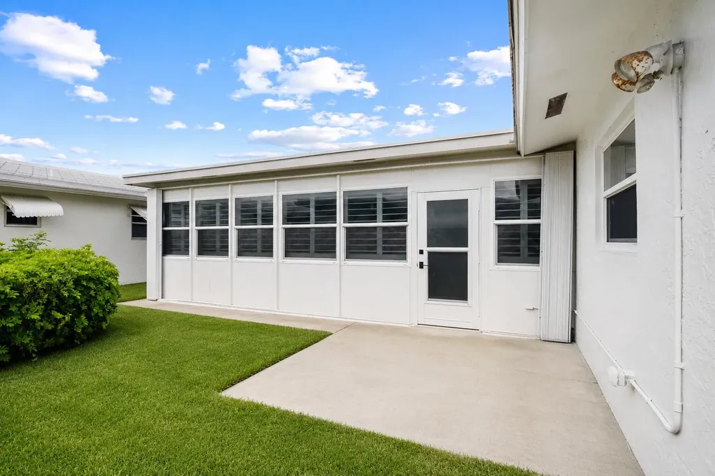 1304 SW 23rd Street Boynton Beach FL 33426