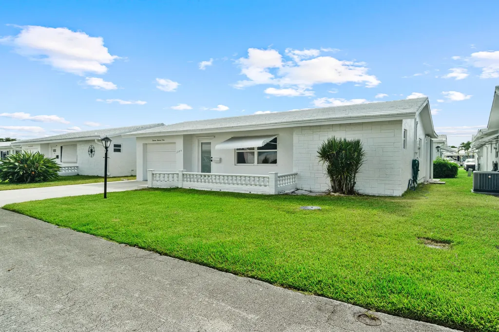 1304 SW 23rd Street Boynton Beach FL 33426
