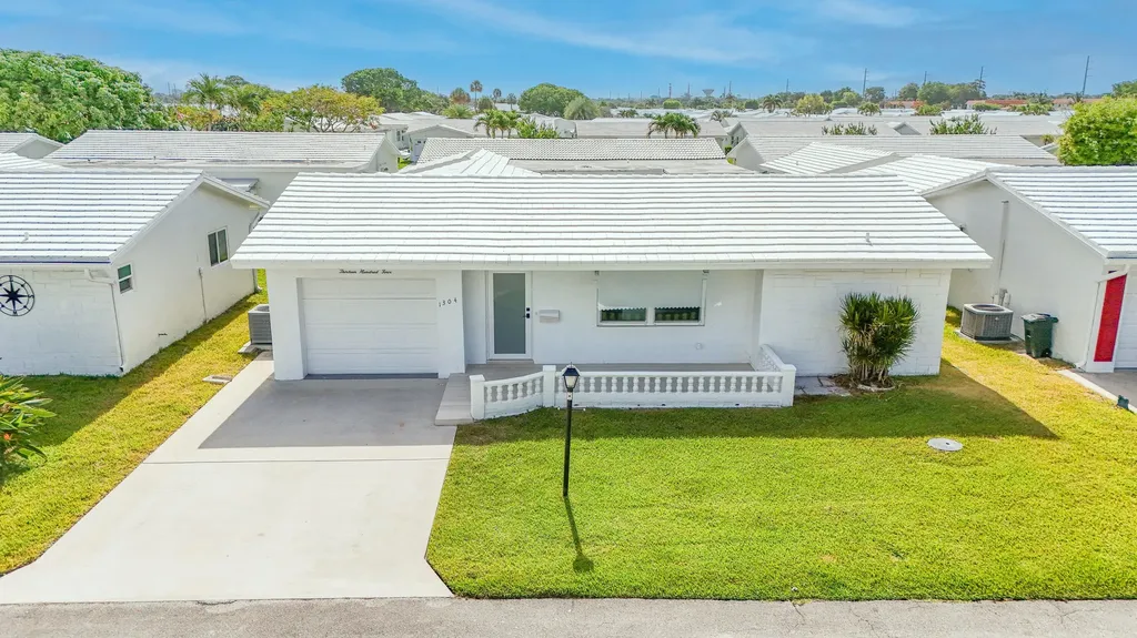 1304 SW 23rd Street Boynton Beach FL 33426