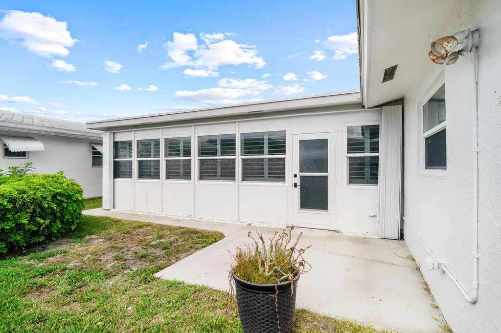 1304 SW 23rd Street Boynton Beach FL 33426