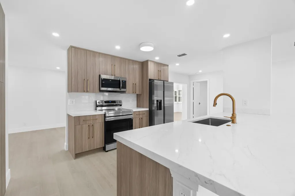 1304 SW 23rd Street Boynton Beach FL 33426