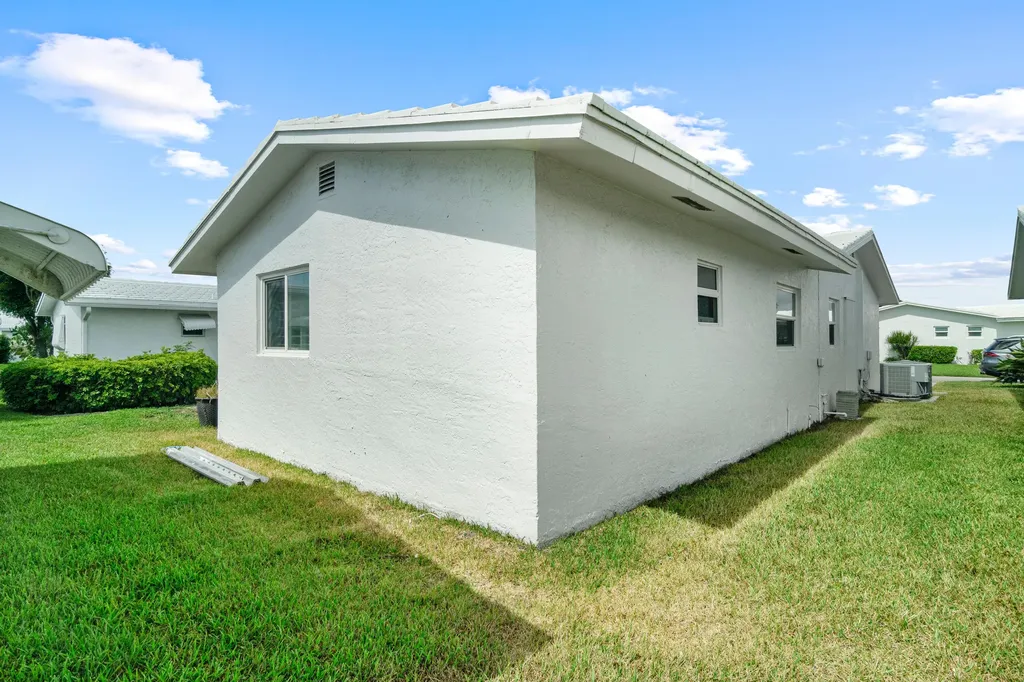 1304 SW 23rd Street Boynton Beach FL 33426