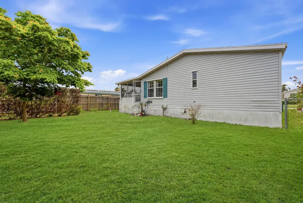 8355 SE Wren Avenue Hobe Sound FL 33455