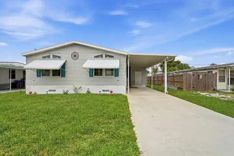 8355 SE Wren Avenue Hobe Sound FL 33455