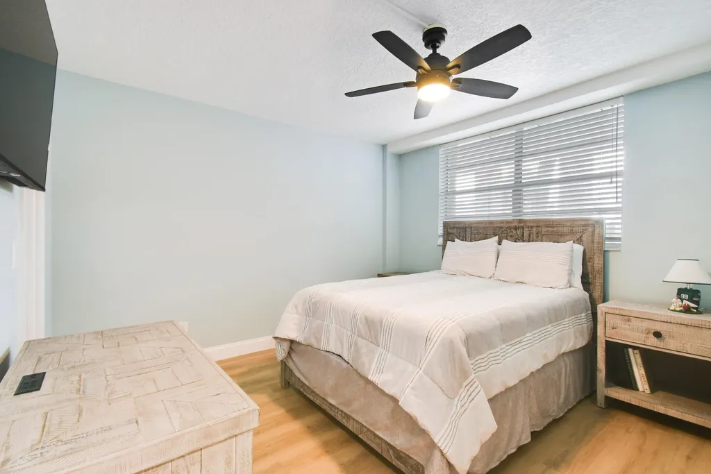100 Paradise Harbour Boulevard North Palm Beach FL 33408