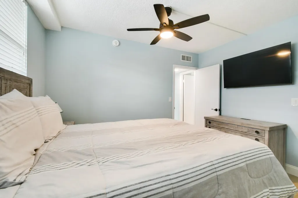 100 Paradise Harbour Boulevard North Palm Beach FL 33408
