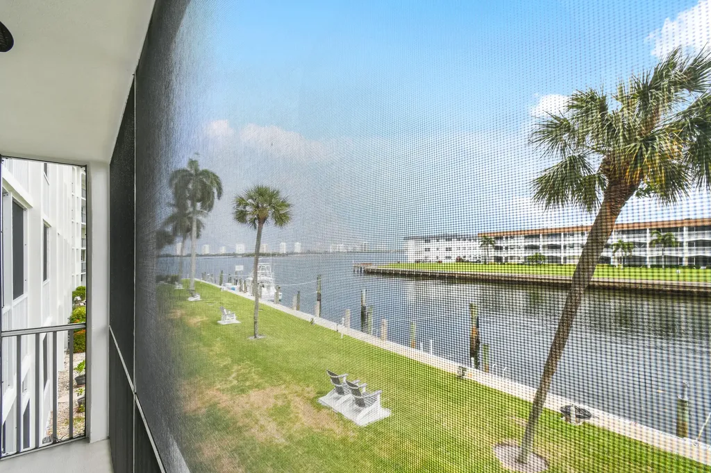 100 Paradise Harbour Boulevard North Palm Beach FL 33408