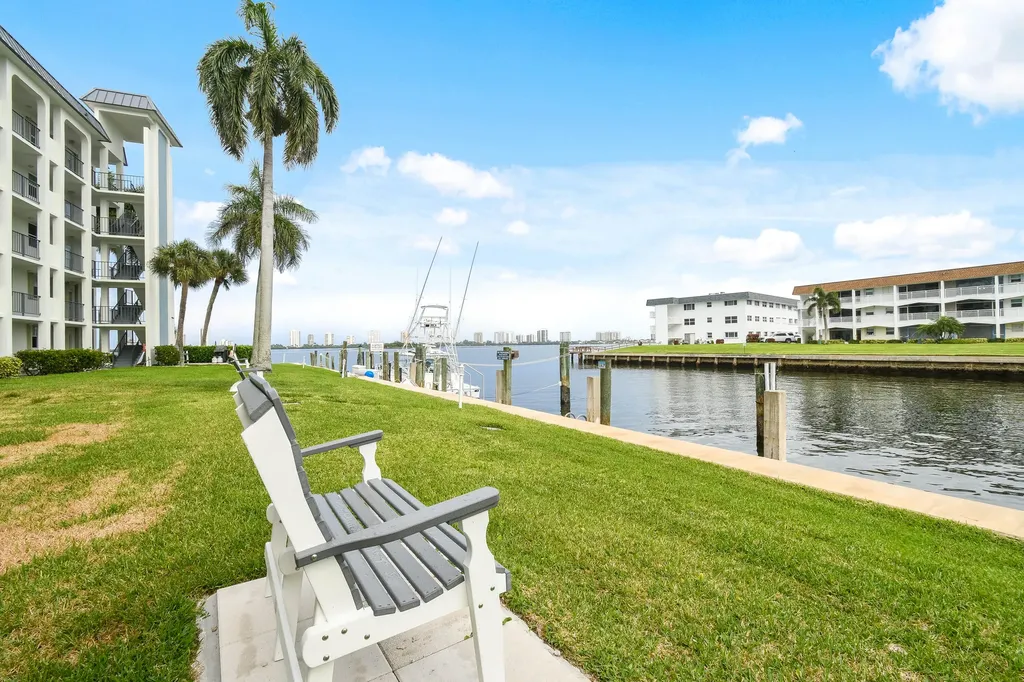 100 Paradise Harbour Boulevard North Palm Beach FL 33408