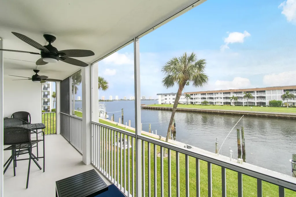100 Paradise Harbour Boulevard North Palm Beach FL 33408