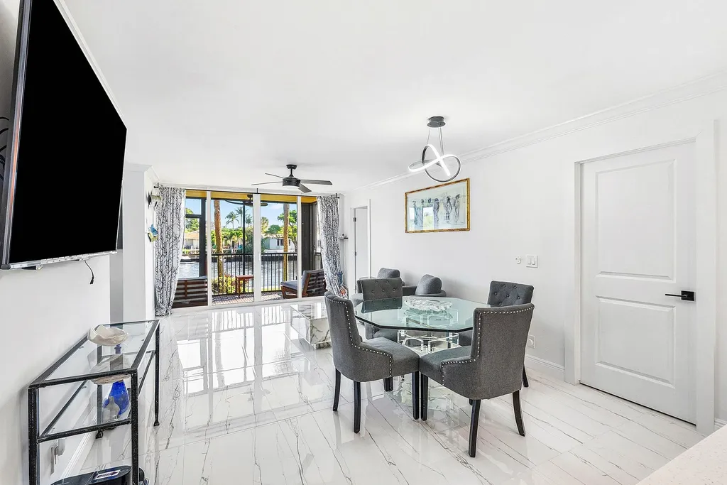 18 Royal Palm Way Boca Raton FL 33432