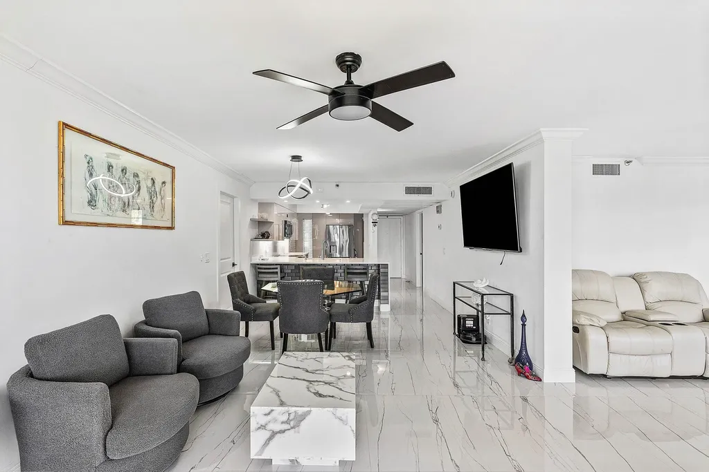 18 Royal Palm Way Boca Raton FL 33432