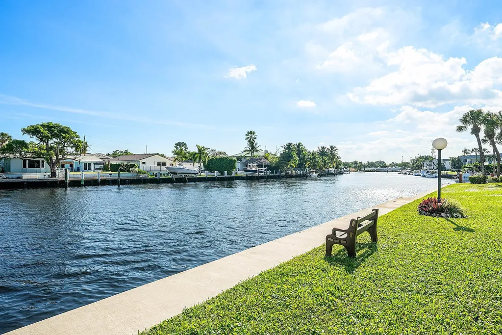 18 Royal Palm Way Boca Raton FL 33432