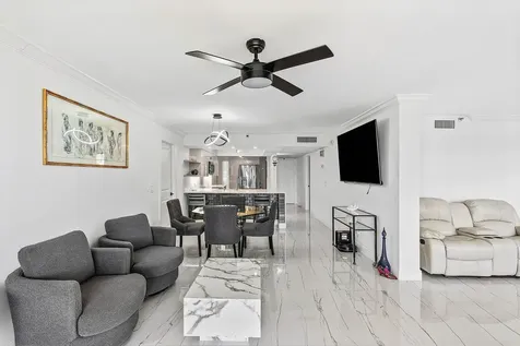 18 Royal Palm Way Boca Raton FL 33432