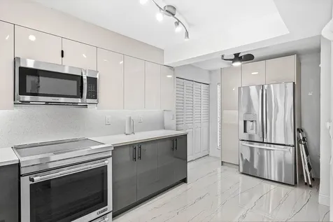 18 Royal Palm Way Boca Raton FL 33432