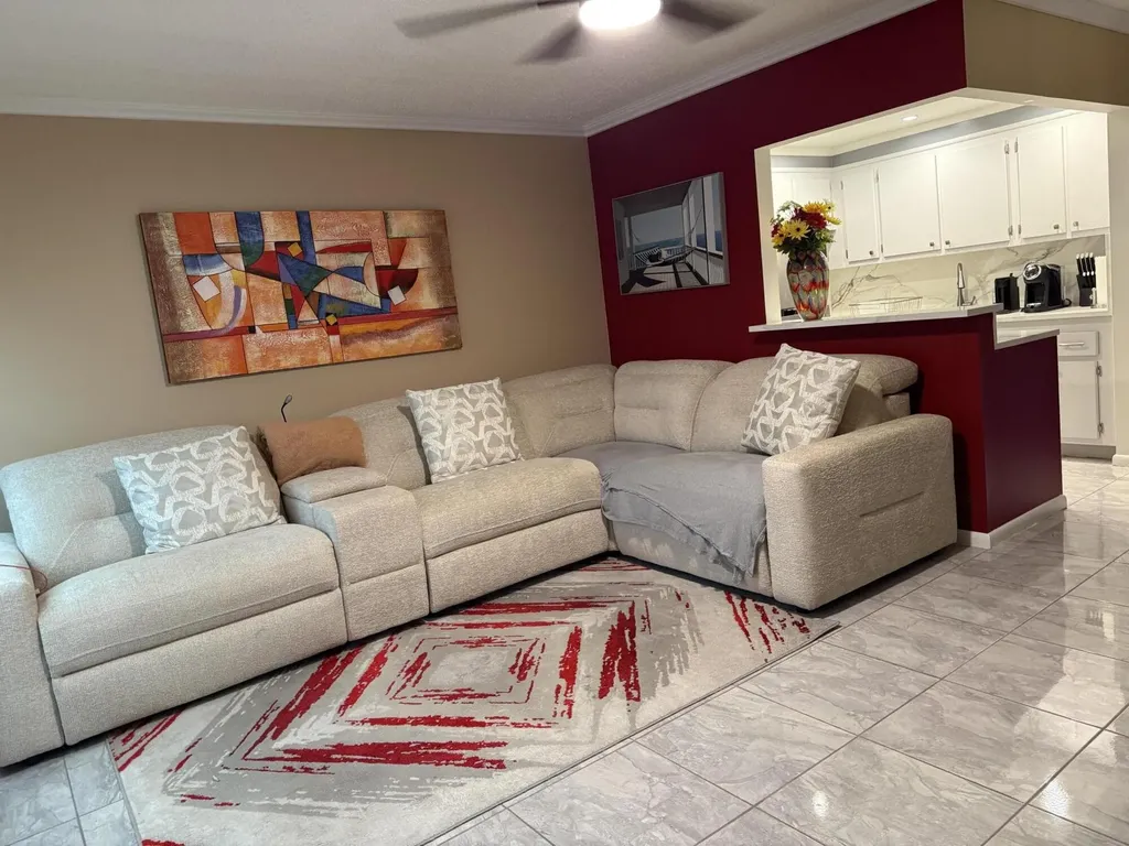 362 Oakridge T Deerfield Beach FL 33442