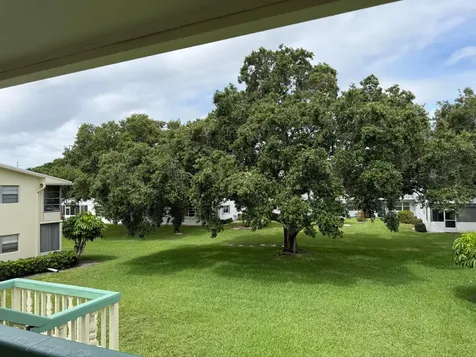 362 Oakridge T Deerfield Beach FL 33442