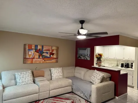 362 Oakridge T Deerfield Beach FL 33442