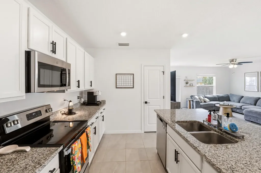 1158 SW Del Rio Port St Lucie FL 34953