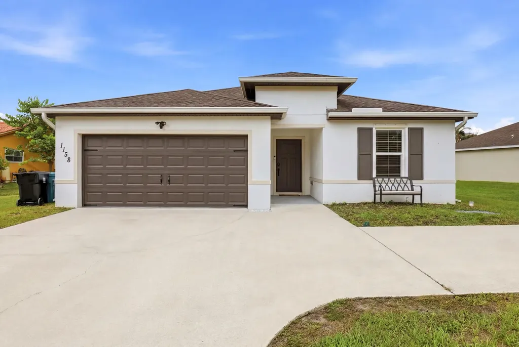 1158 SW Del Rio Port St Lucie FL 34953