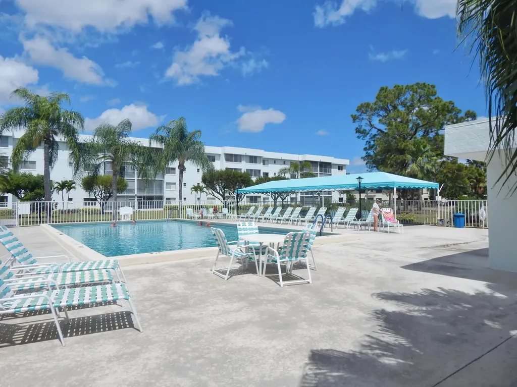 6698 N 10th Avenue N Lake Worth FL 33467