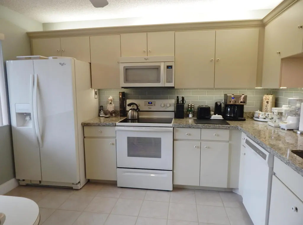6698 N 10th Avenue N Lake Worth FL 33467
