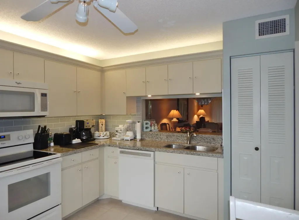6698 N 10th Avenue N Lake Worth FL 33467