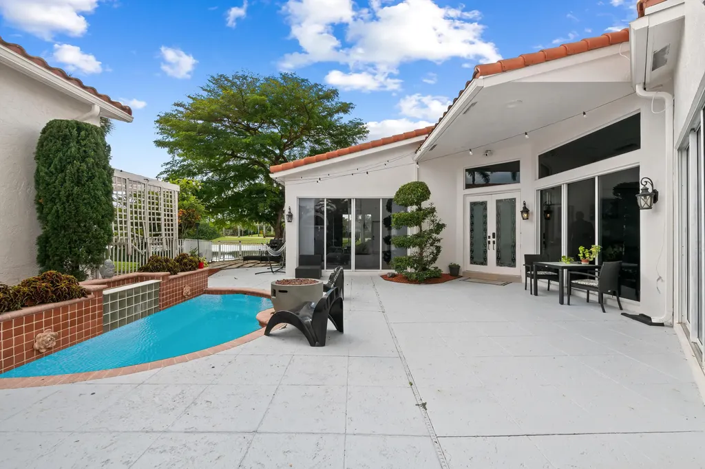 980 Bel Aire Drive West Pembroke Pines FL 33027