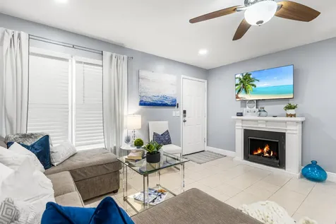4953 Bayshore Drive Naples FL 34112