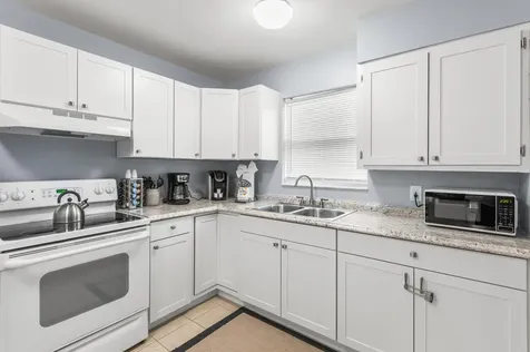 4953 Bayshore Drive Naples FL 34112